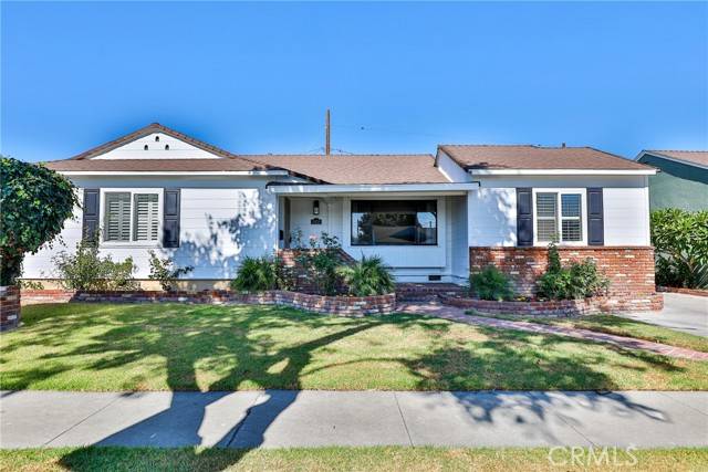 Lakewood, CA 90712,2433 Yearling Street