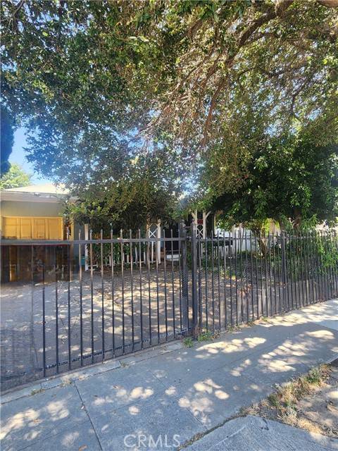 South Gate, CA 90280,9538 Deeble Street