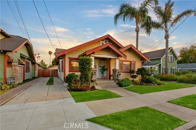 Long Beach, CA 90814,3706 East Vermont Street