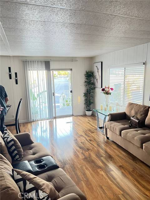 Anaheim, CA 92801,5 Walnut Via