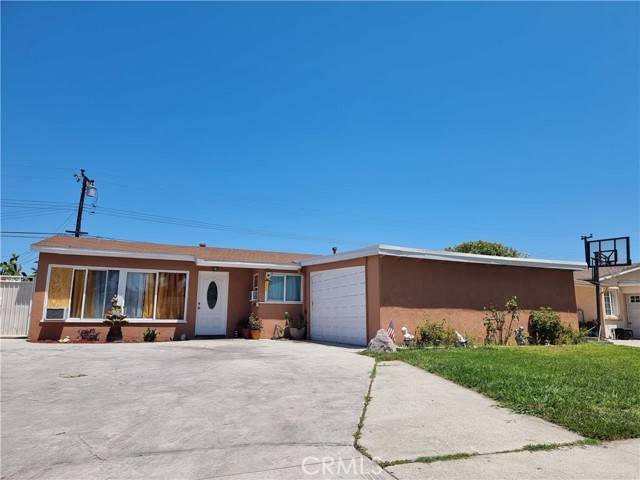 Lakewood, CA 90715,20322 Devlin Avenue