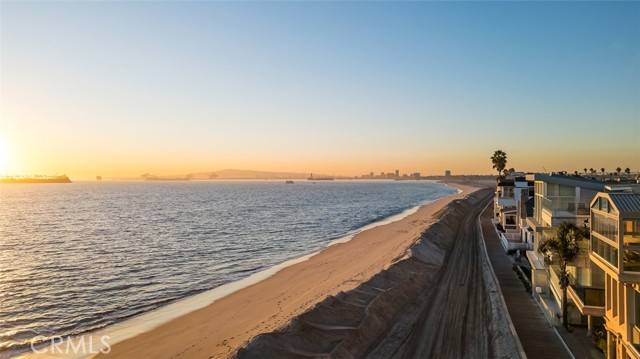 Long Beach, CA 90803,29 68th Place