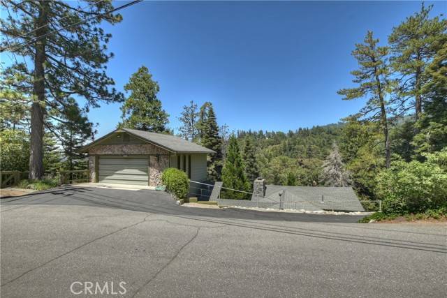 Crestline, CA 92325,1047 Nesthorn Drive