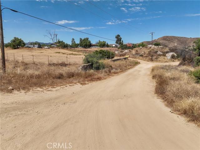 Perris, CA 92570,24115 Bienvenidos Road