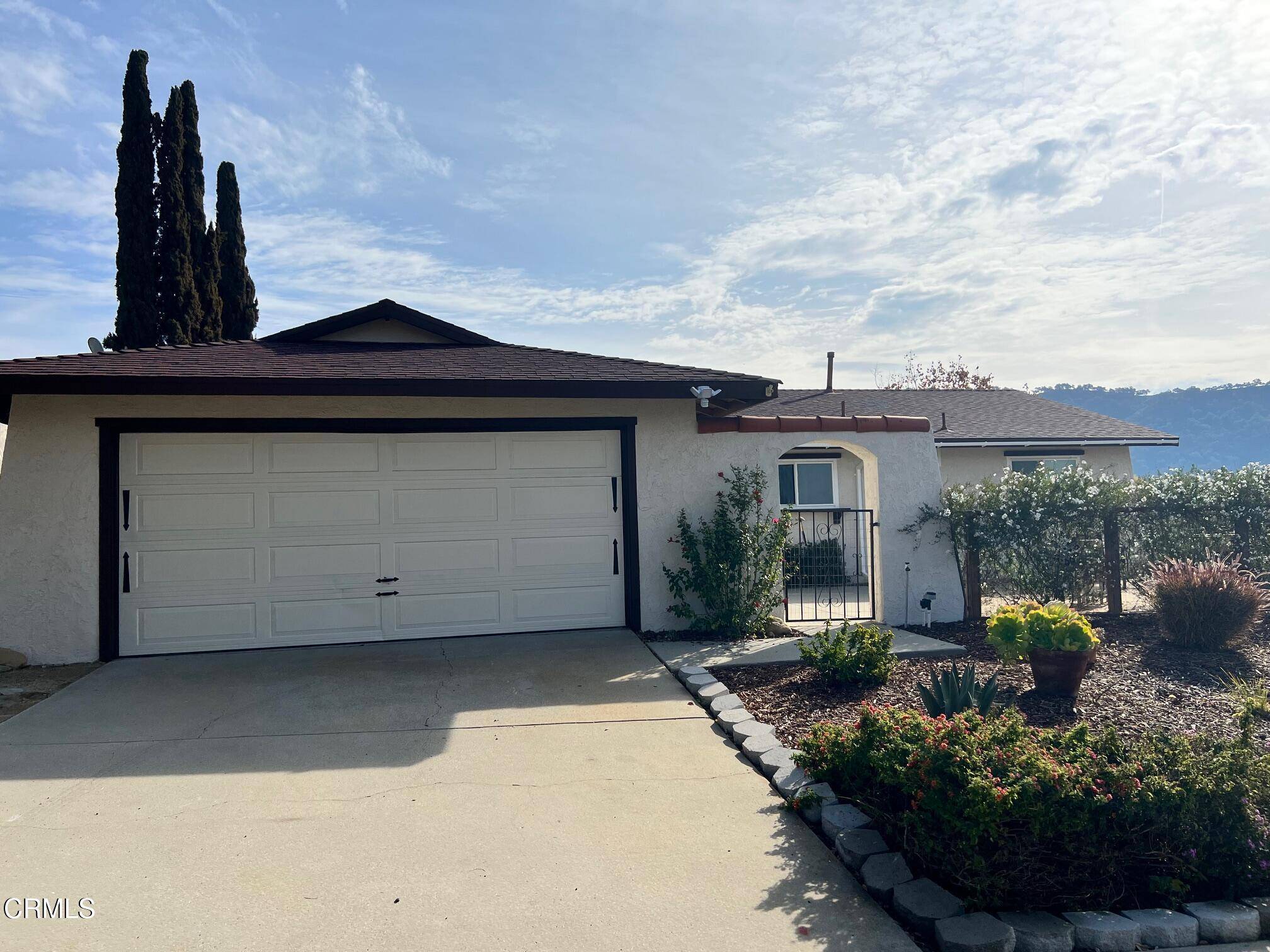 Oak View, CA 93022,10542 Almond Avenue