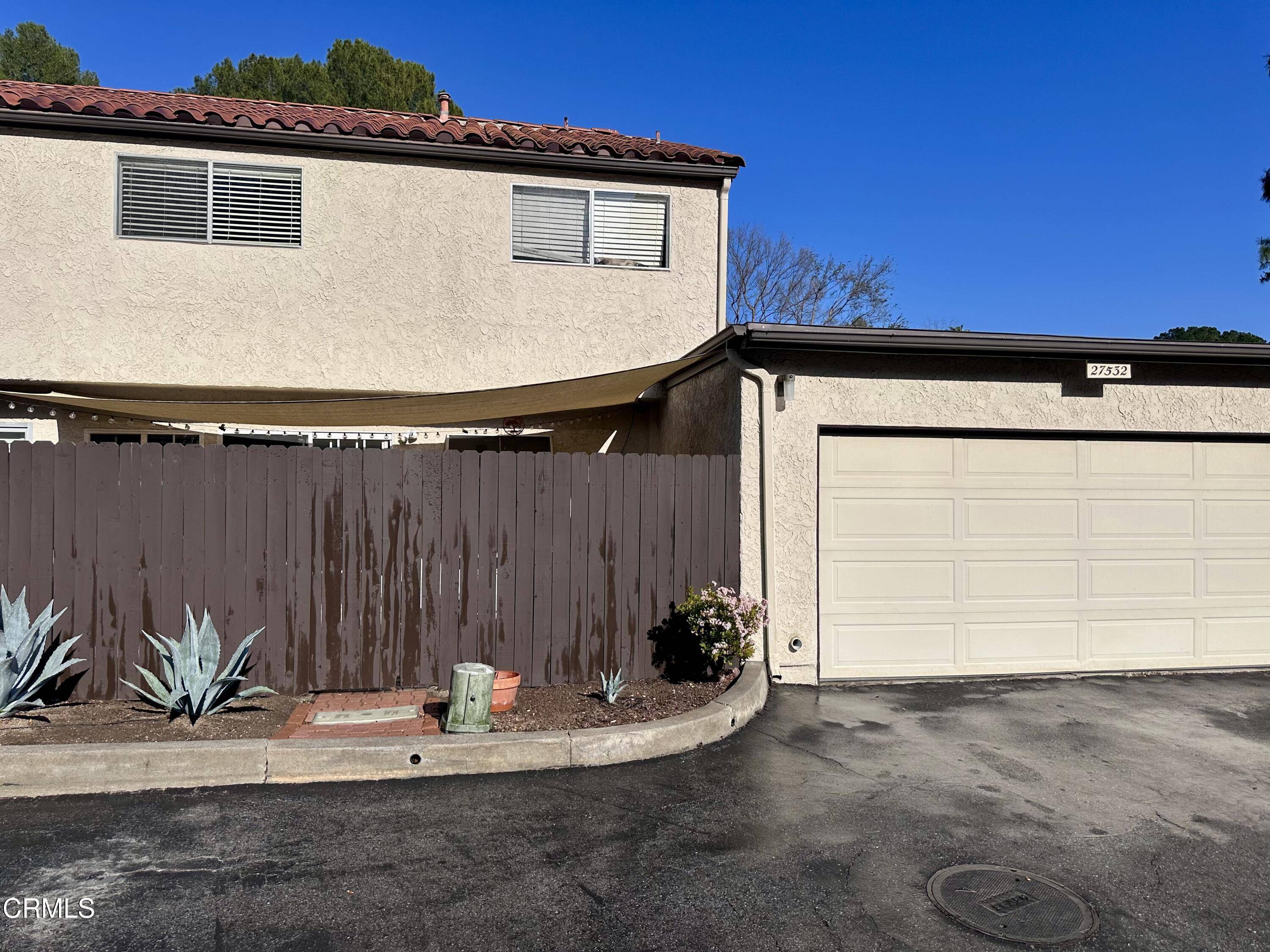 Agoura Hills, CA 91301,27532 Rondell Street