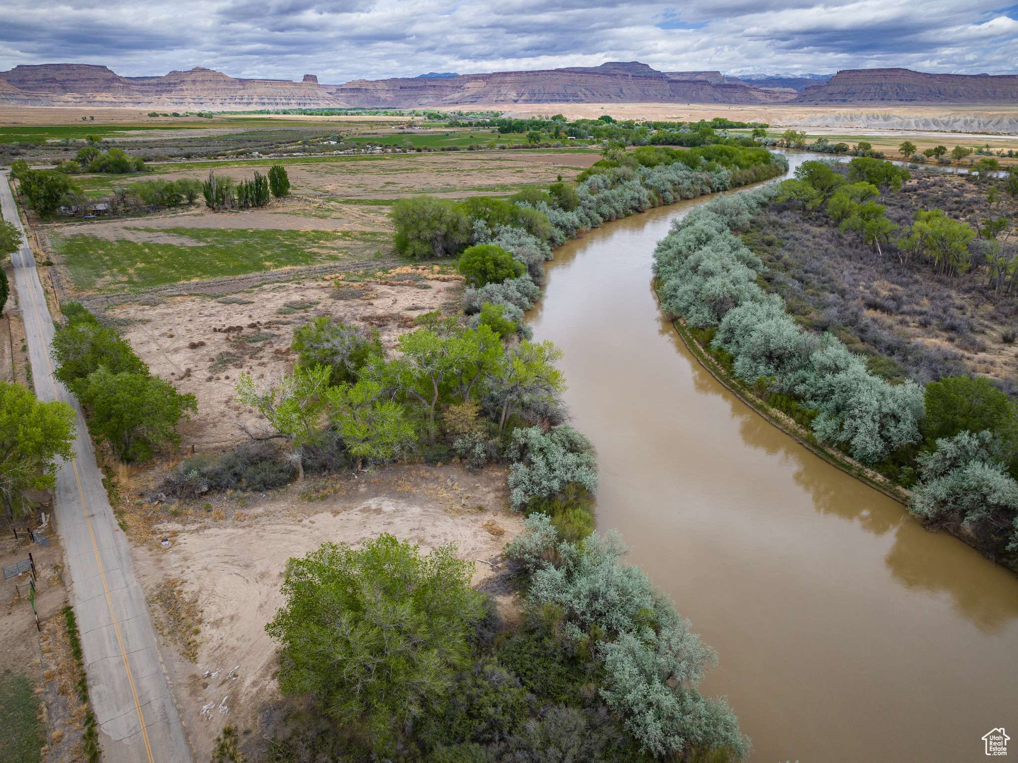 Green River, UT 84525,LONG ST