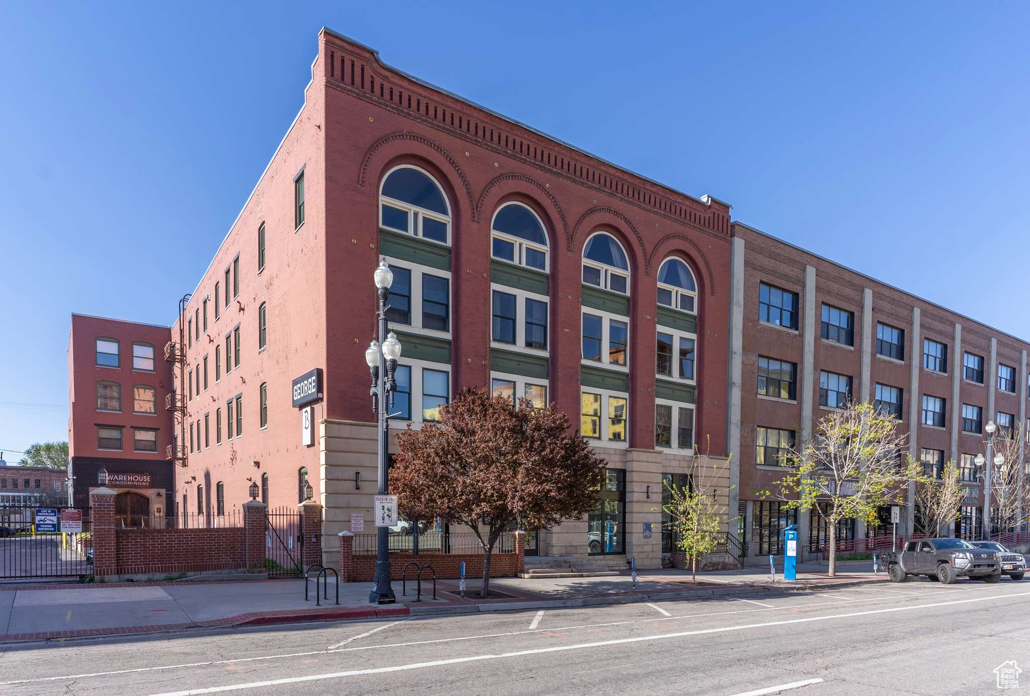 Salt Lake City, UT 84101,327 W 200 S #001