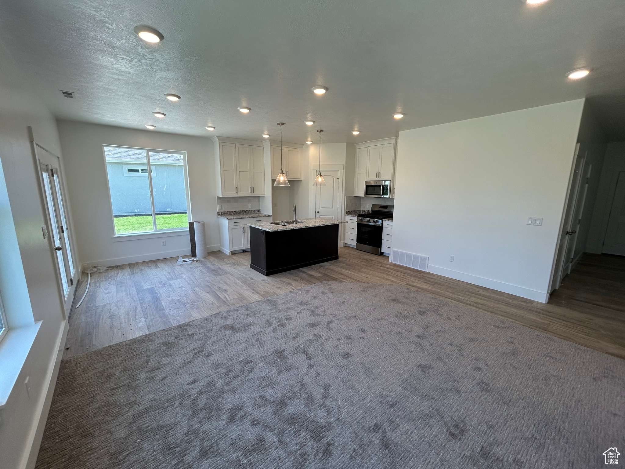 Nibley, UT 84321,3051 S 425 W