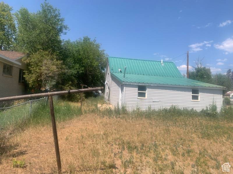 Vernal, UT 84078,277 S 100 E