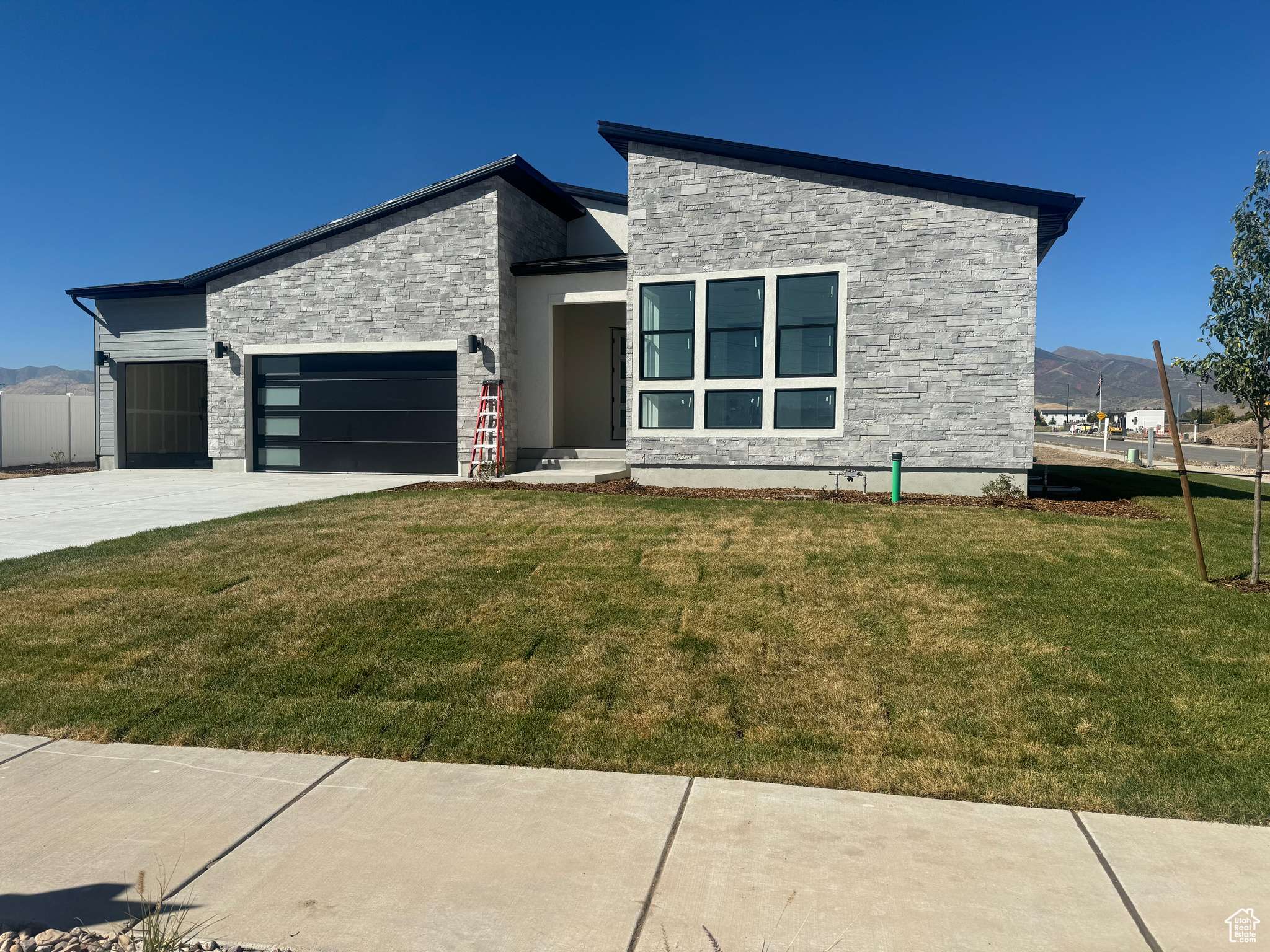 West Jordan, UT 84081,8486 S MAPLE WATER DR #120