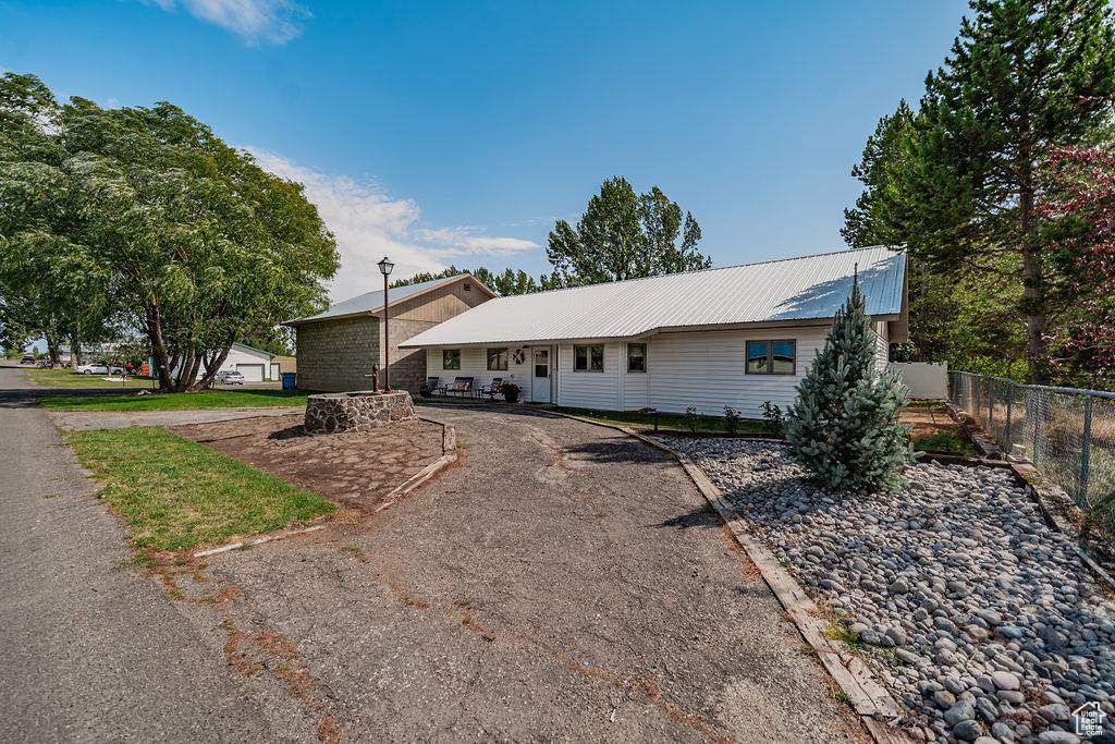 Ashton, ID 83420,462 WALNUT ST