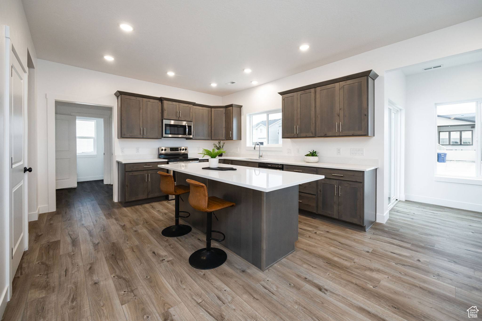 Hyrum, UT 84319,626 W 20 N