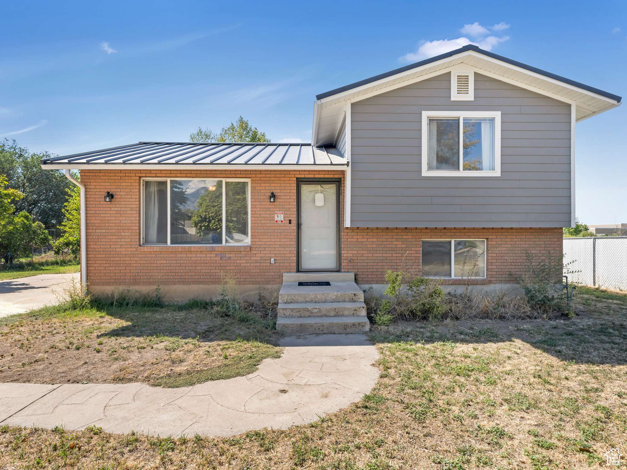 Farr West, UT 84404,2561 N 2250 W