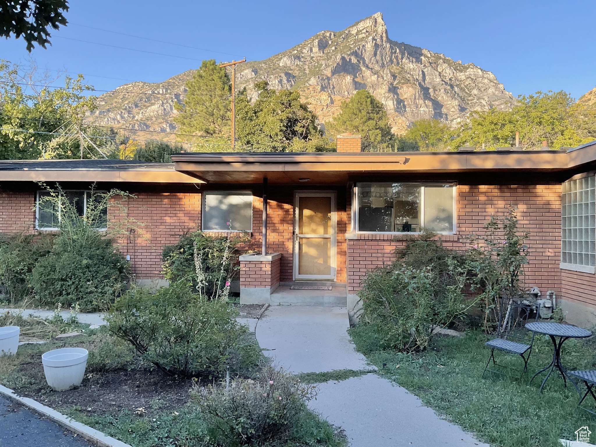 Provo, UT 84604,2010 N OAK LN