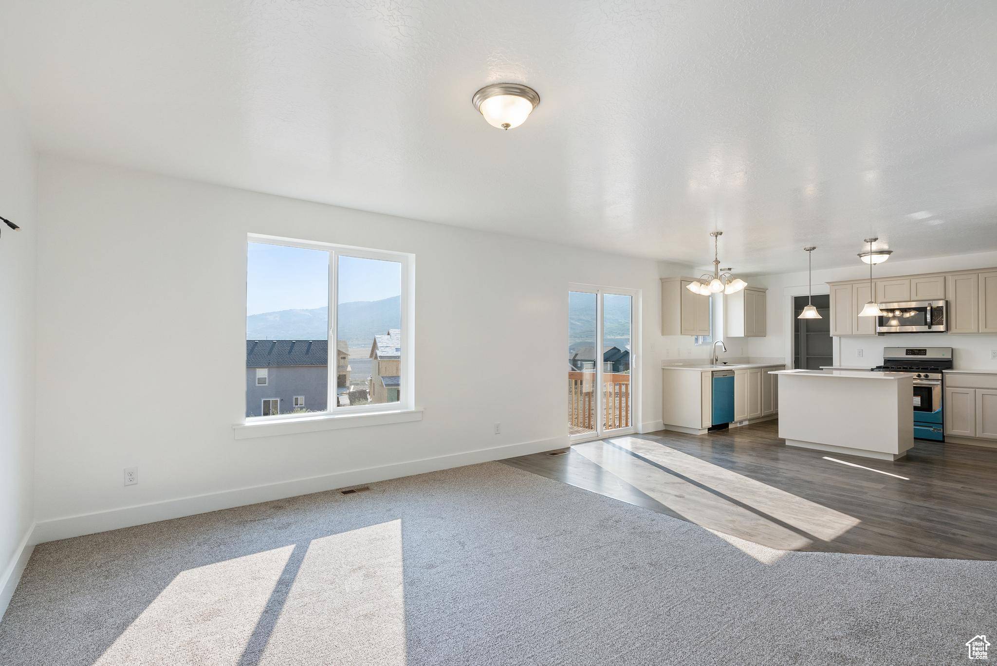 Santaquin, UT 84655,1733 S WINDSONG DR #380
