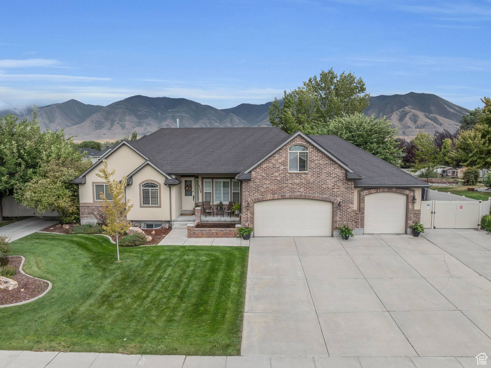 Stansbury Park, UT 84074,5568 PONDEROSA LN