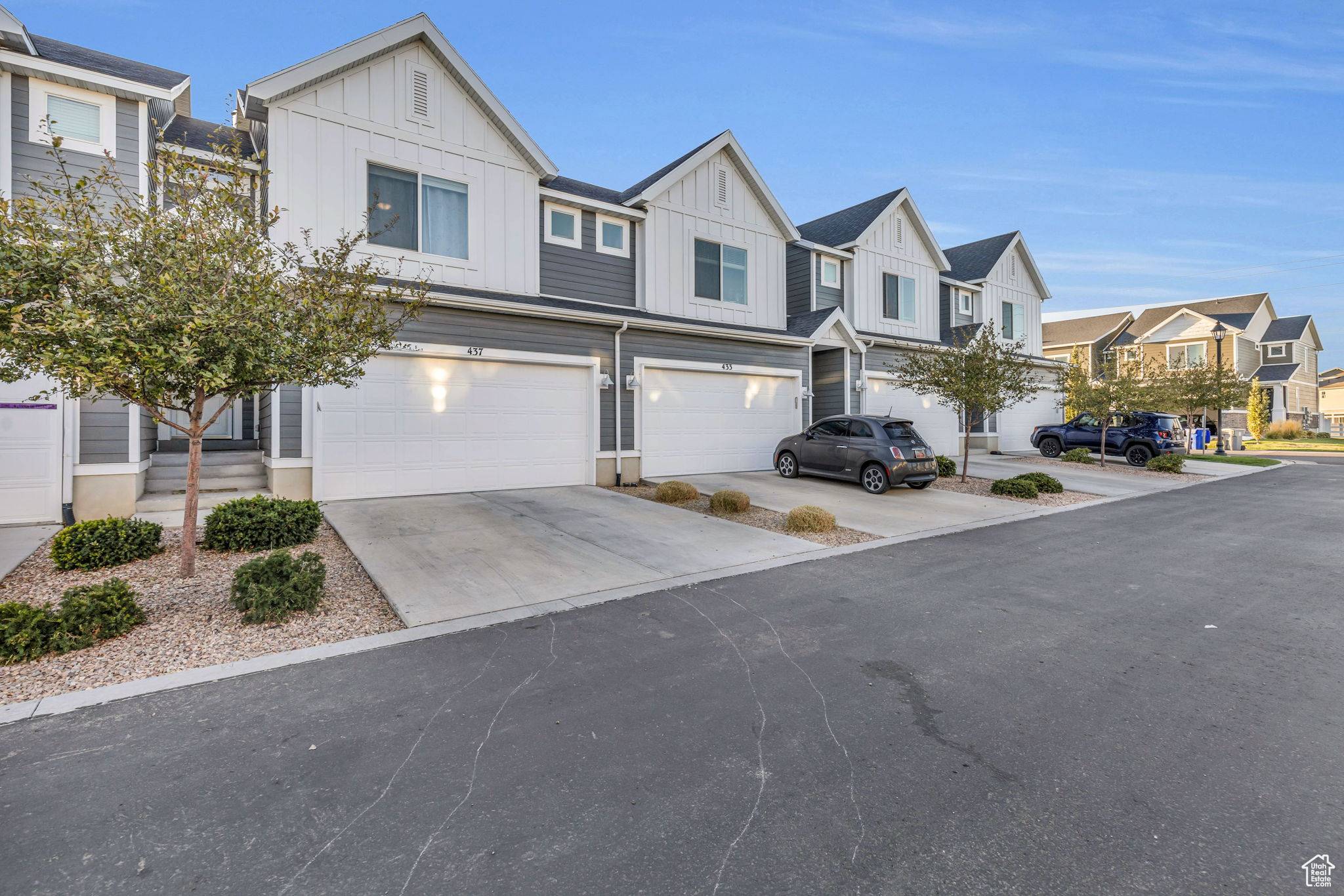 Saratoga Springs, UT 84045,437 S FOX CHASE LN