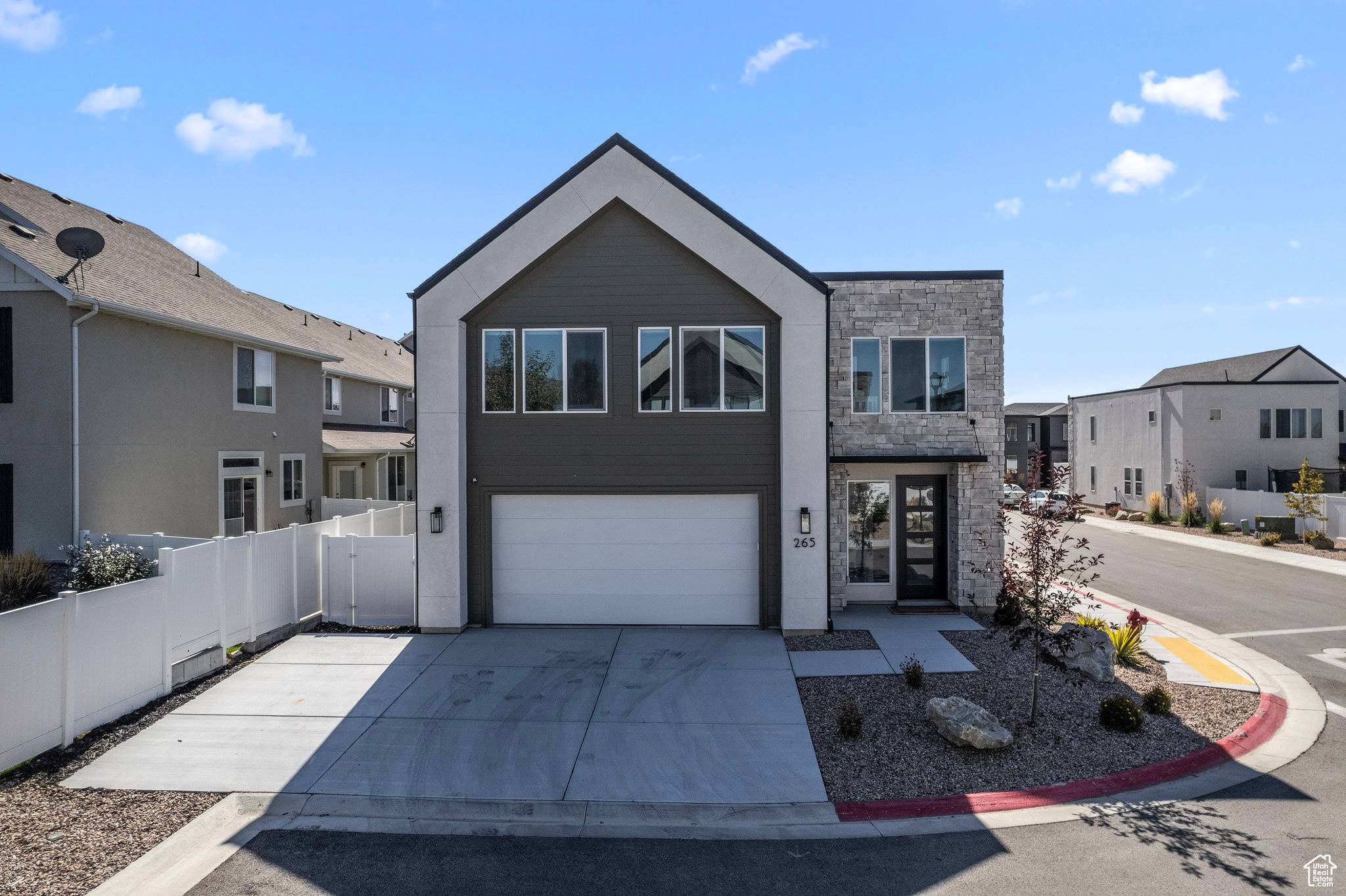 Centerville, UT 84014,265 S 680 W