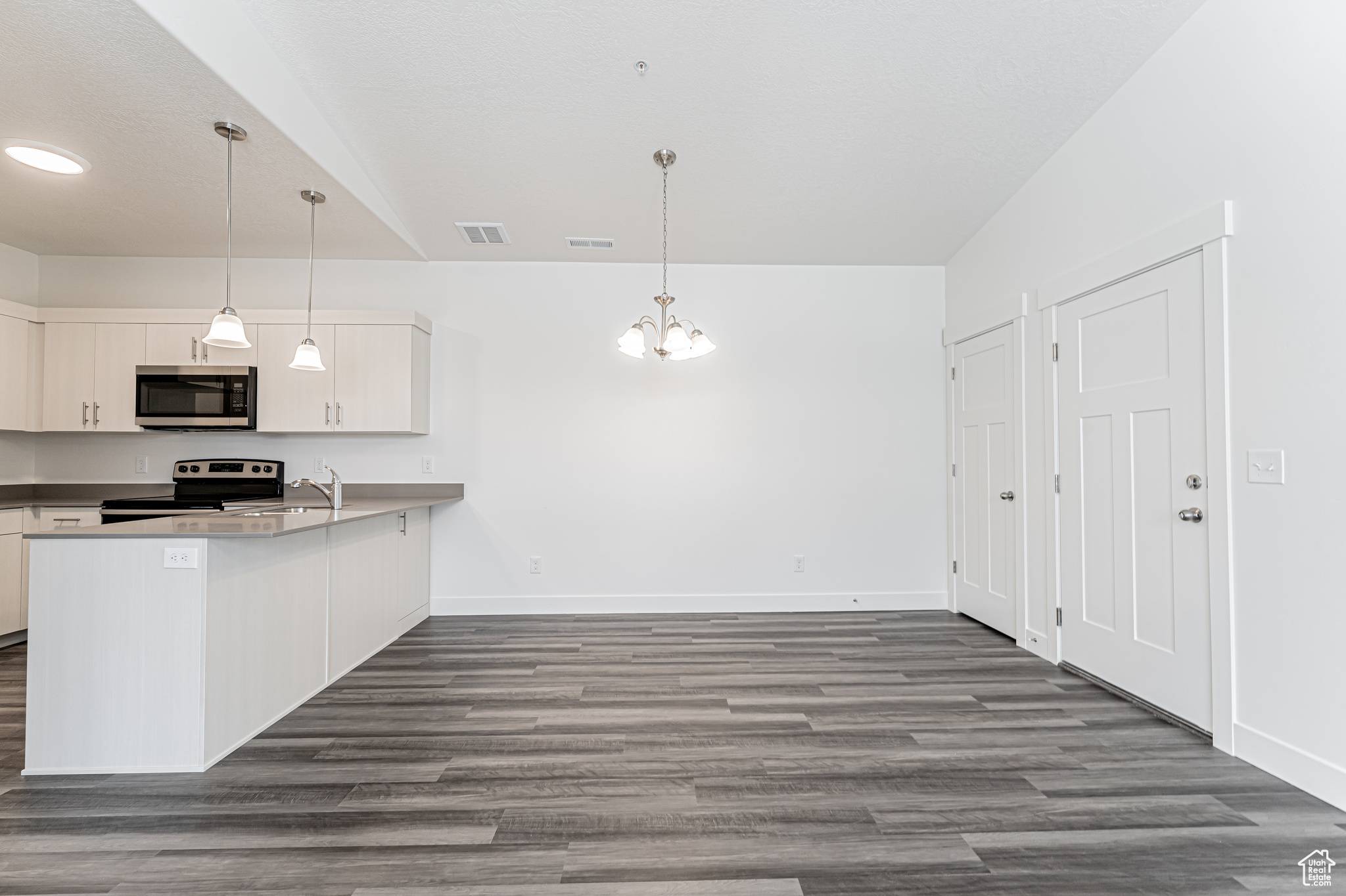 Saratoga Springs, UT 84045,874 N HEMSWORTH LN #R304