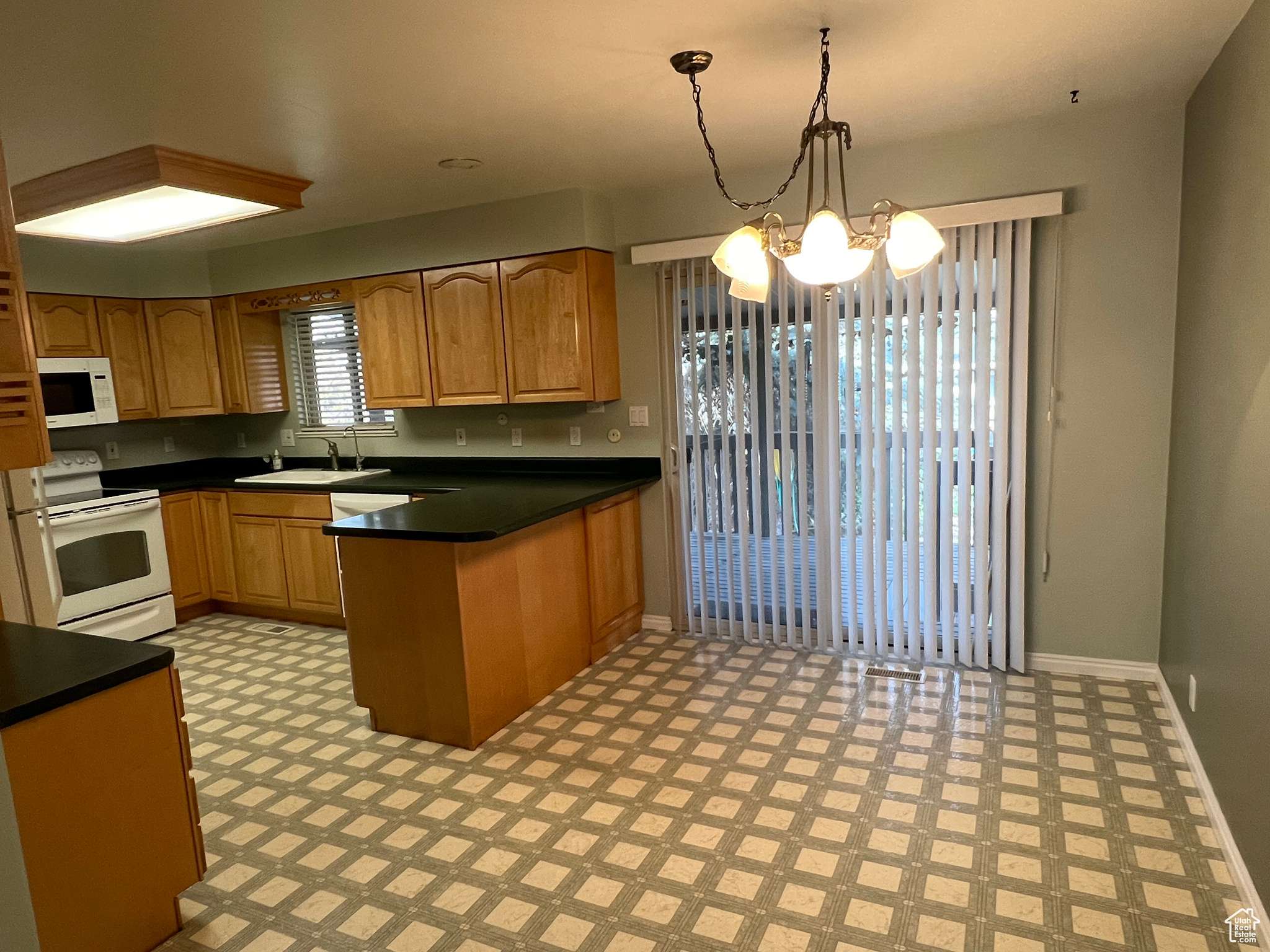 Orem, UT 84057,906 W 1350 N