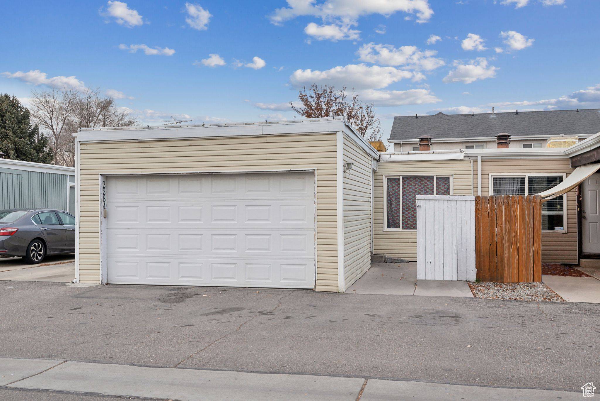 Taylorsville, UT 84129,2284 W 4185 S