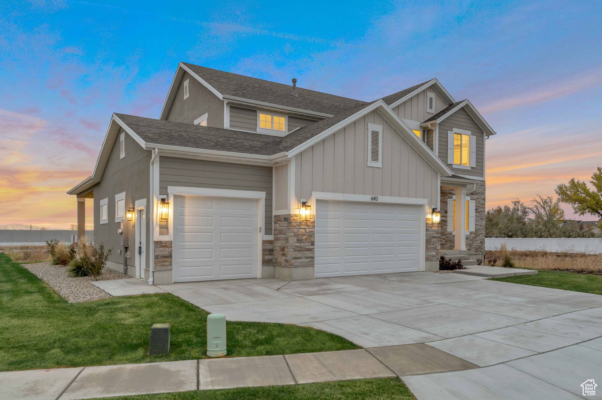 Centerville, UT 84014,642 W SUMMERHILL LN W