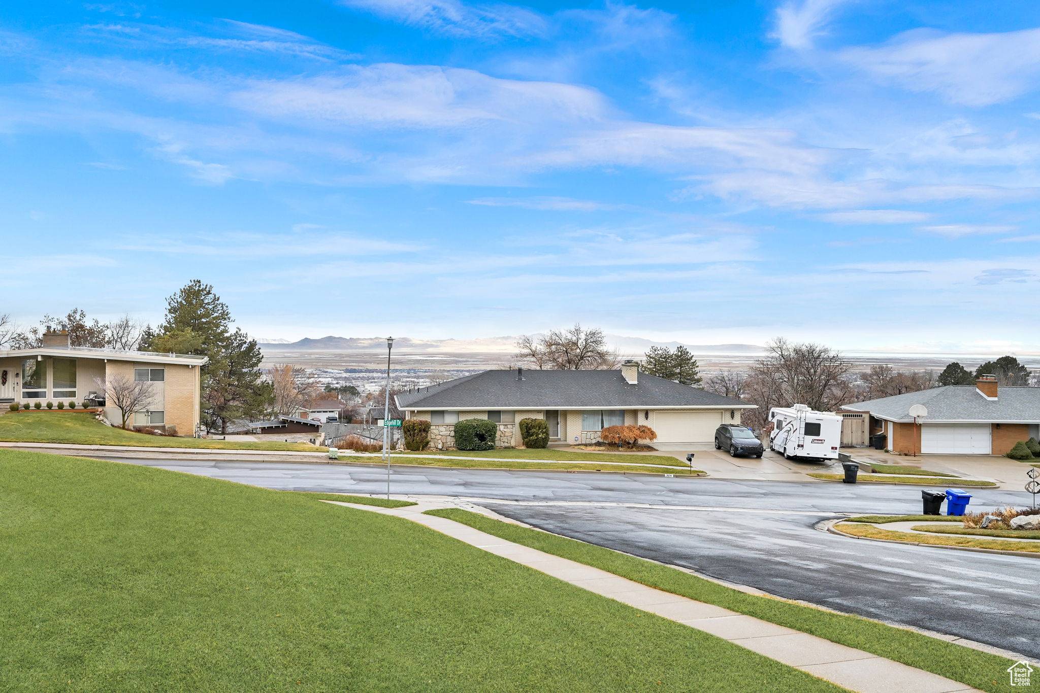 Bountiful, UT 84010,576 MEADOWLARK LN