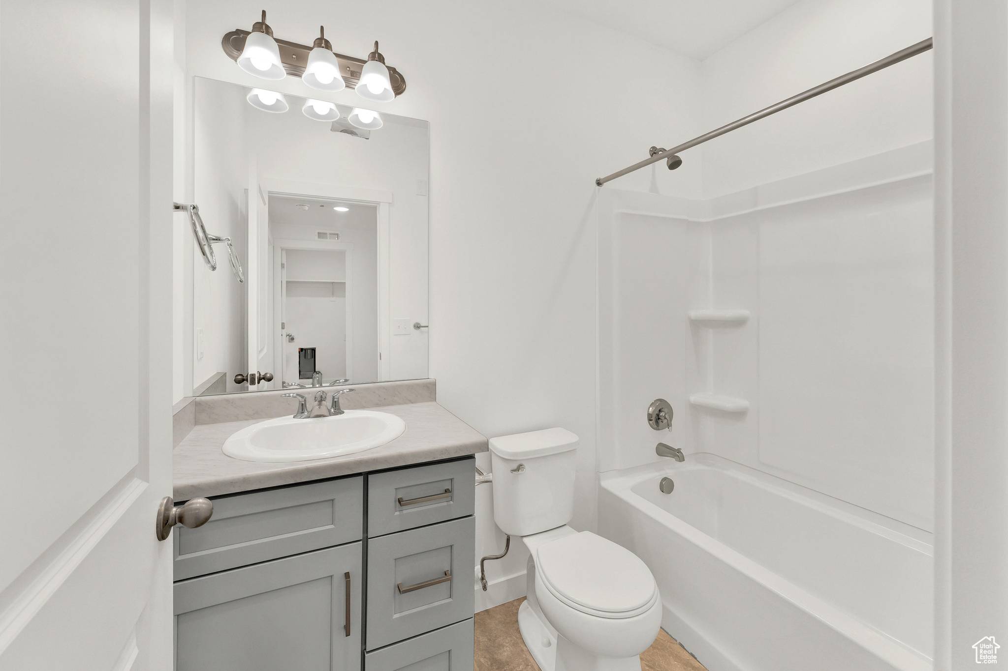 Midvale, UT 84047,736 W BLUE MAGIC LN S #R303