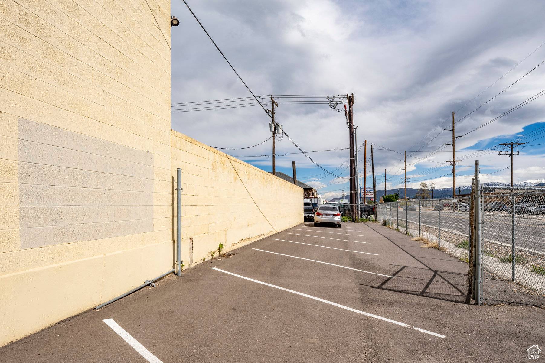 South Salt Lake, UT 84115,510 W BILLINIS RD