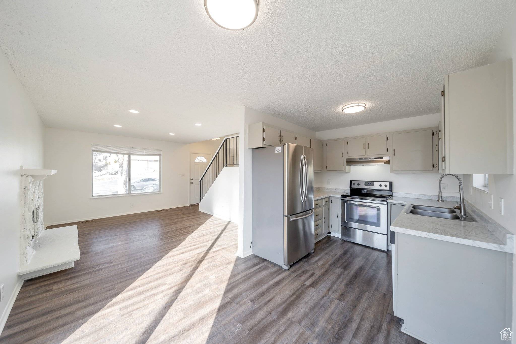Murray, UT 84123,5235 S GLENDON ST #V1