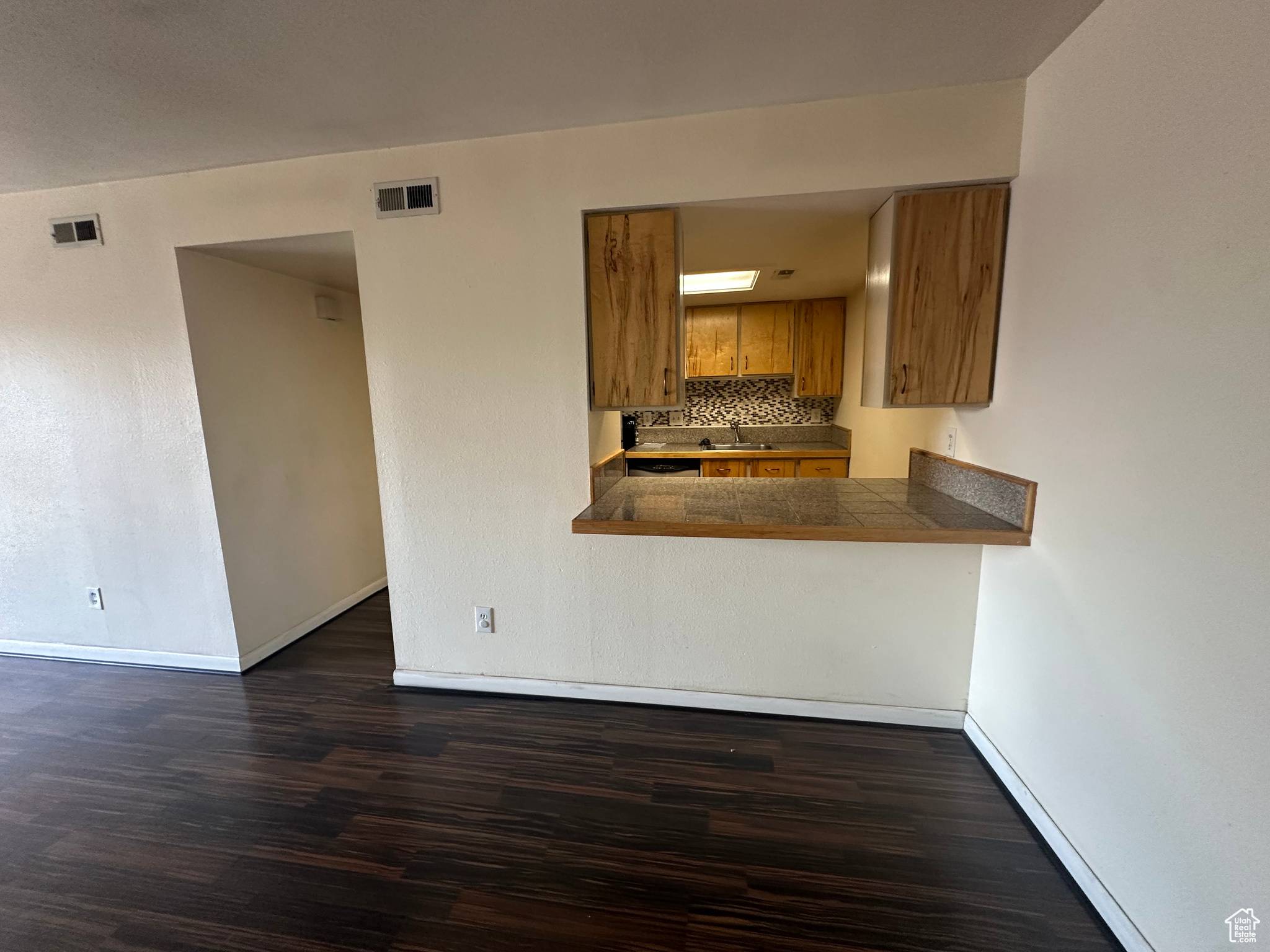 Salt Lake City, UT 84121,5720 S 900 E #9