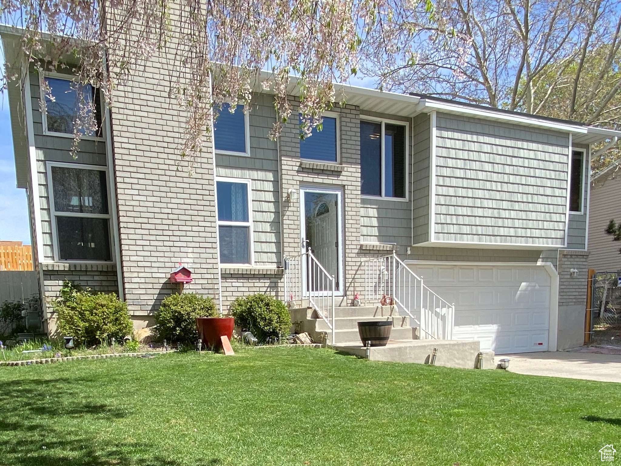 Salt Lake City, UT 84118,4466 W 6060 S