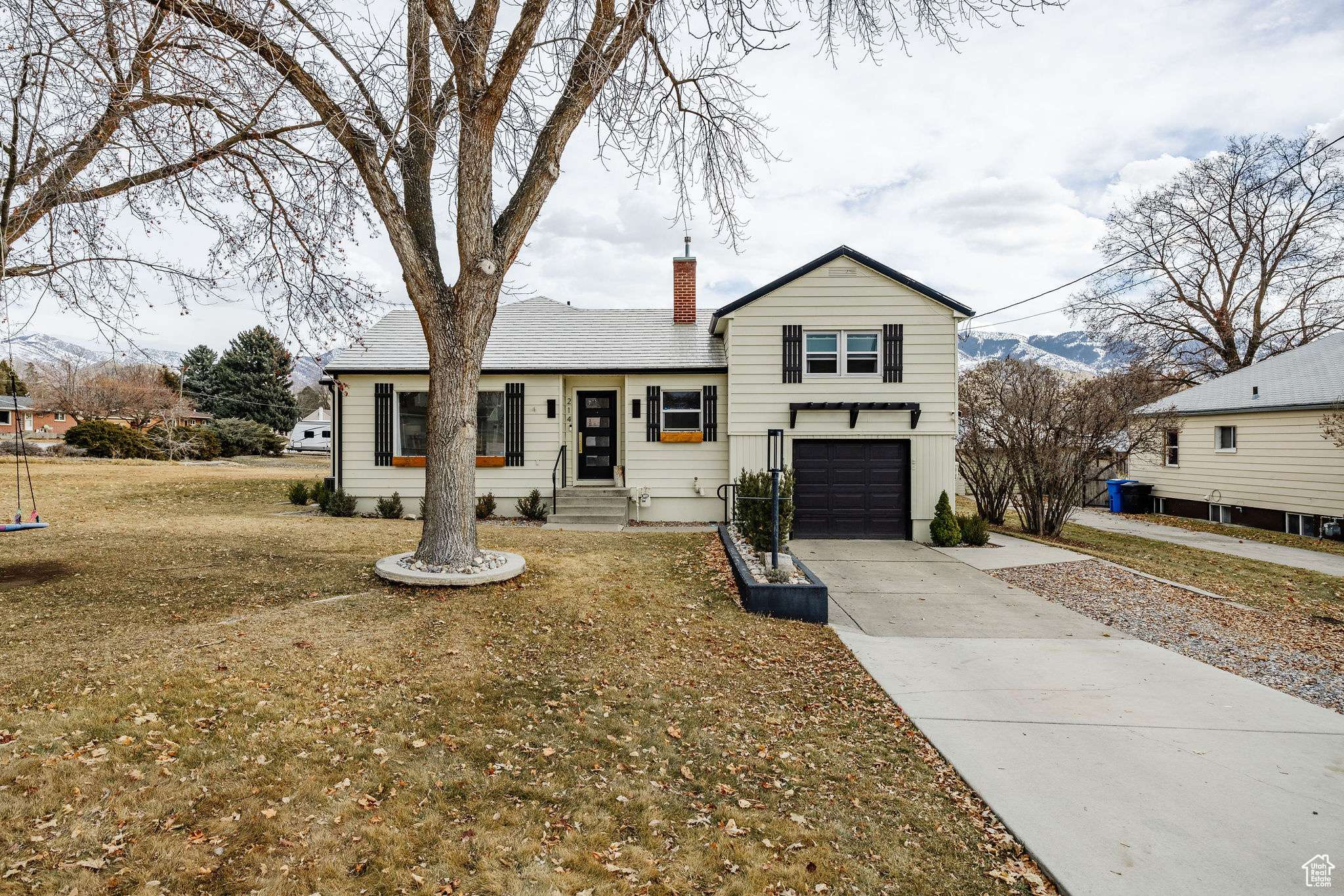 Smithfield, UT 84335,214 S 100 E