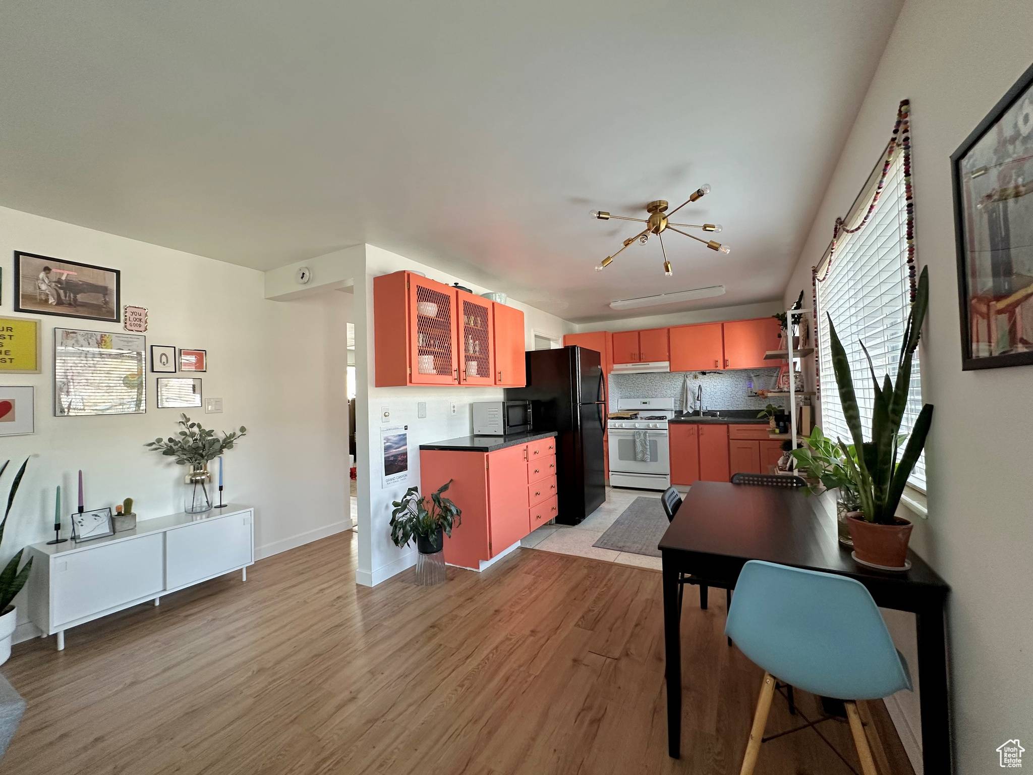Holladay, UT 84117,2220 E MURRAY HOLLADAY RD #140