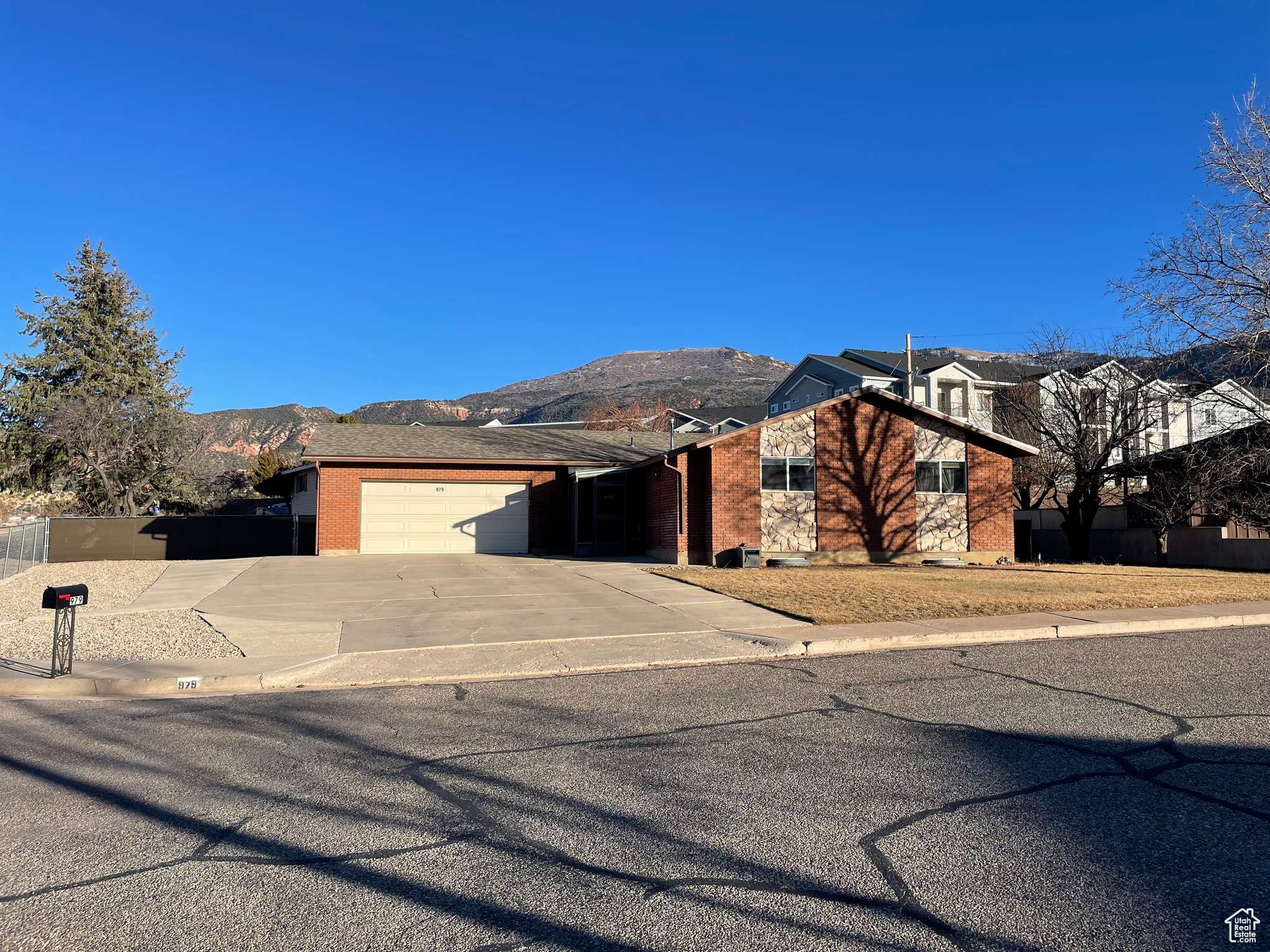 Cedar City, UT 84720,979 W CEDAR KNOLLS S