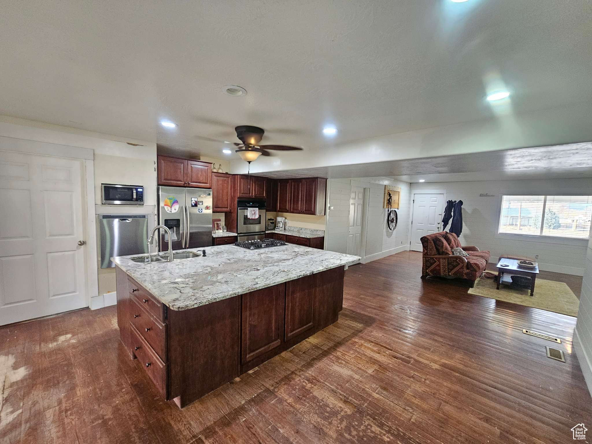 Fillmore, UT 84631,245 W 300 N