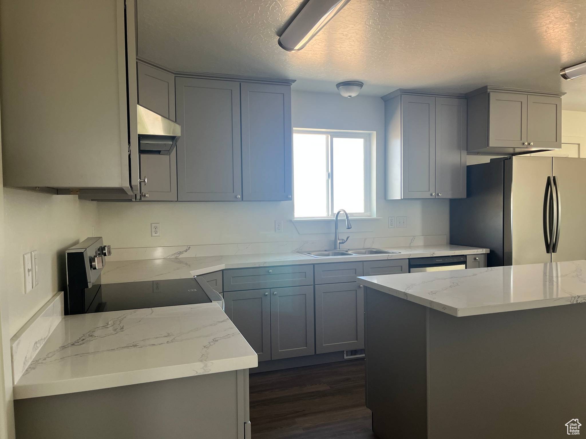 Roosevelt, UT 84066,1943 S STATE ST