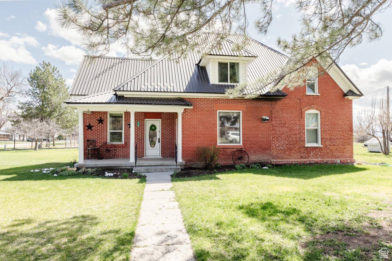 Weston, ID 83286,112 S 1ST E E