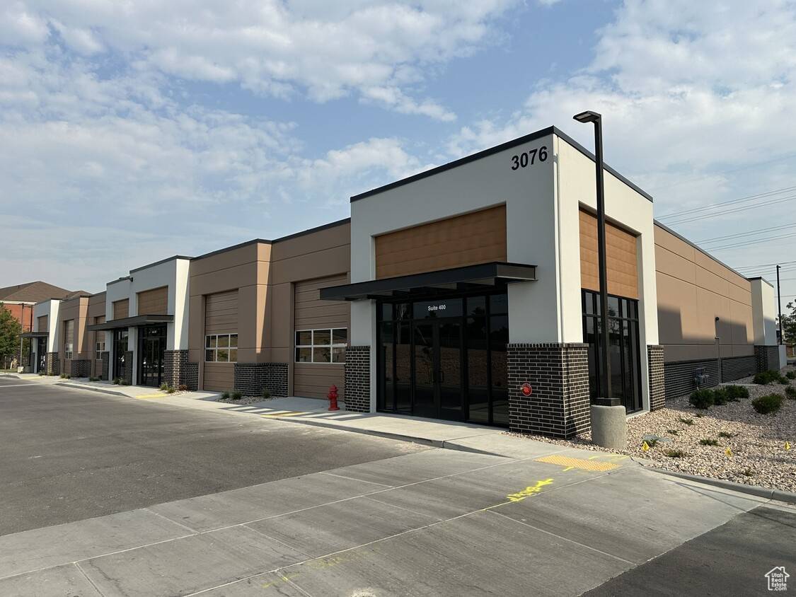 West Valley City, UT 84119,3076 W DECKER LAKE DR