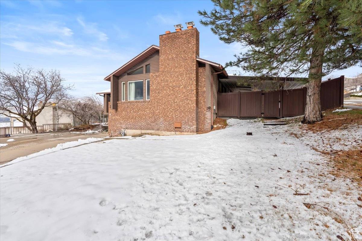 North Salt Lake, UT 84054,6 ACORN DR