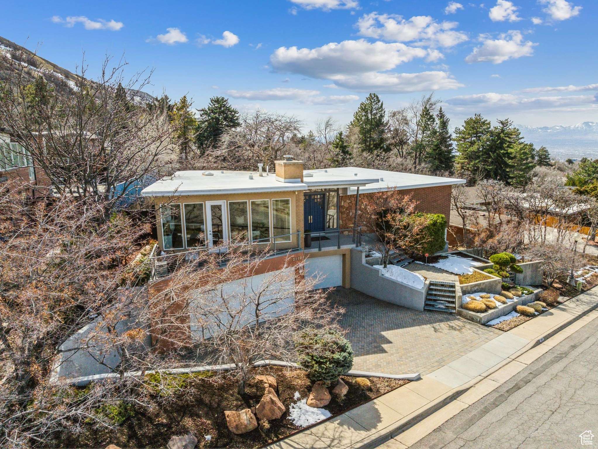 Salt Lake City, UT 84108,2992 E SAINT MARYS CIR