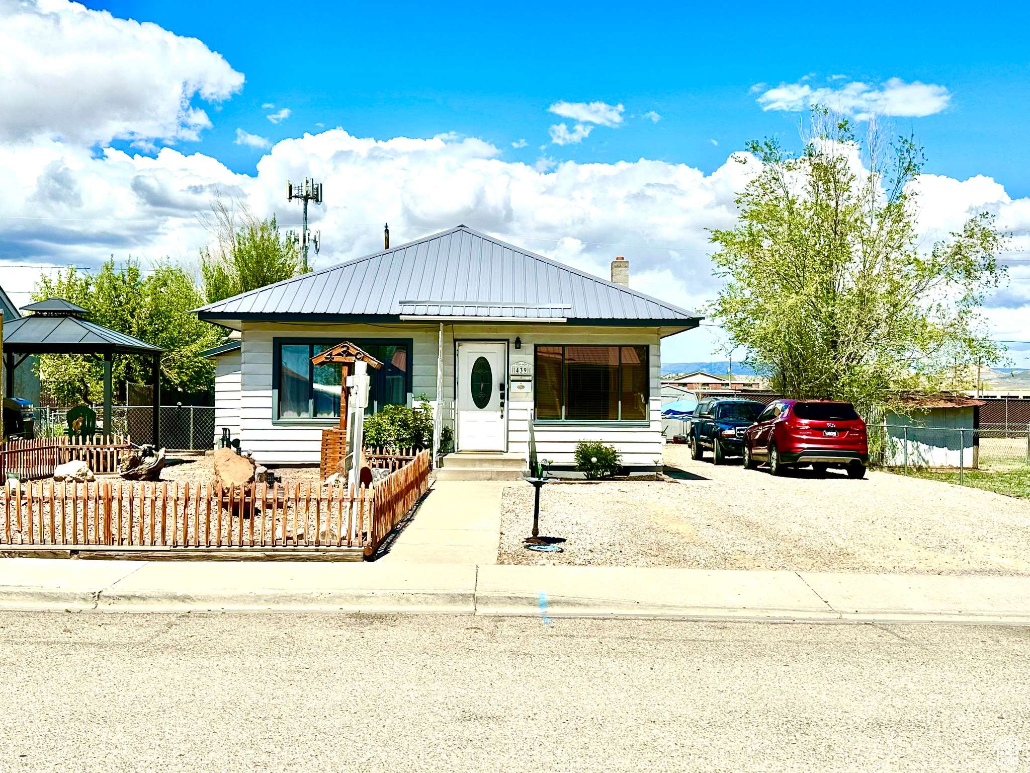 Vernal, UT 84078,439 E 400 S
