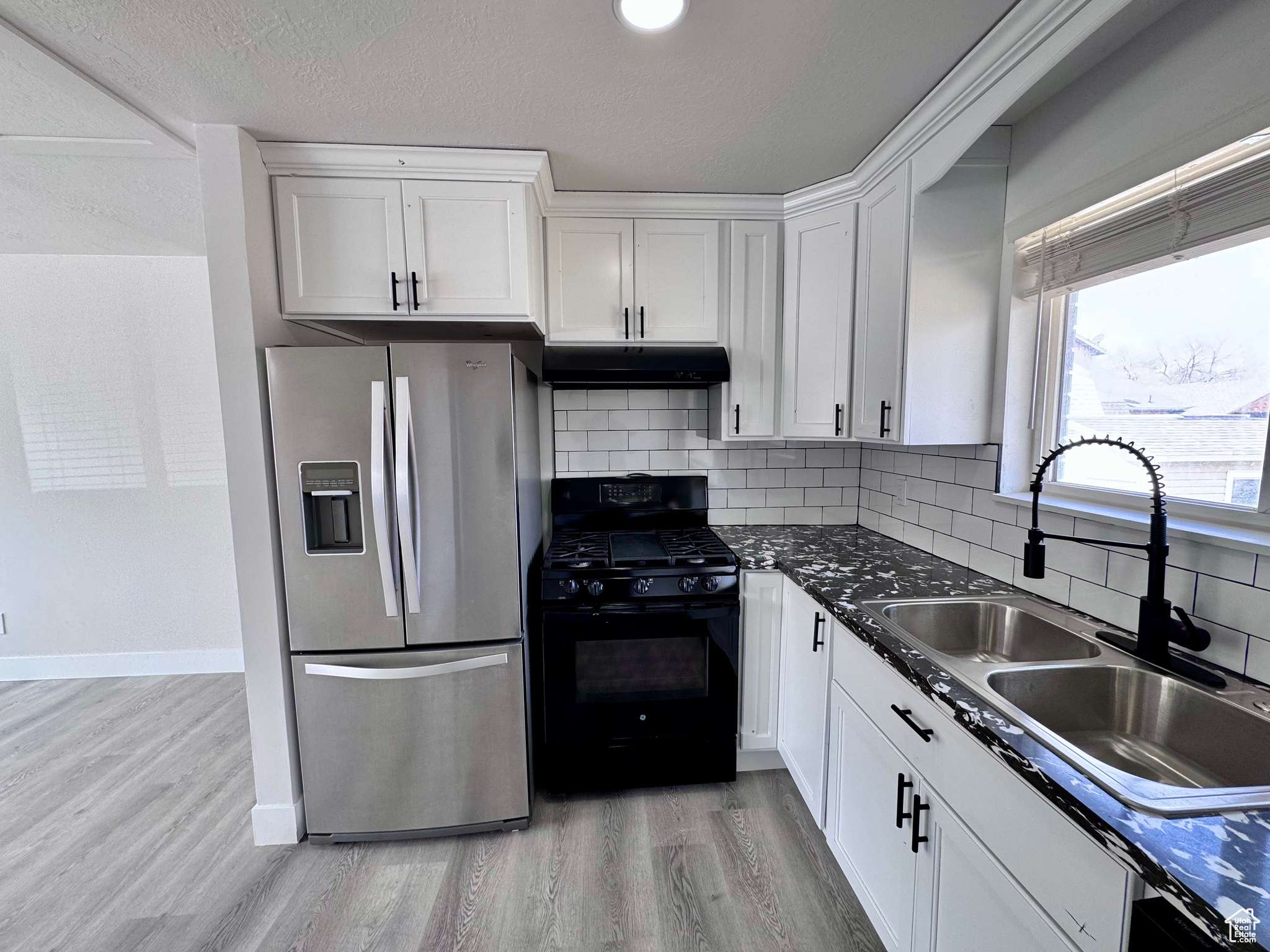 Clinton, UT 84015,594 W 2200 N