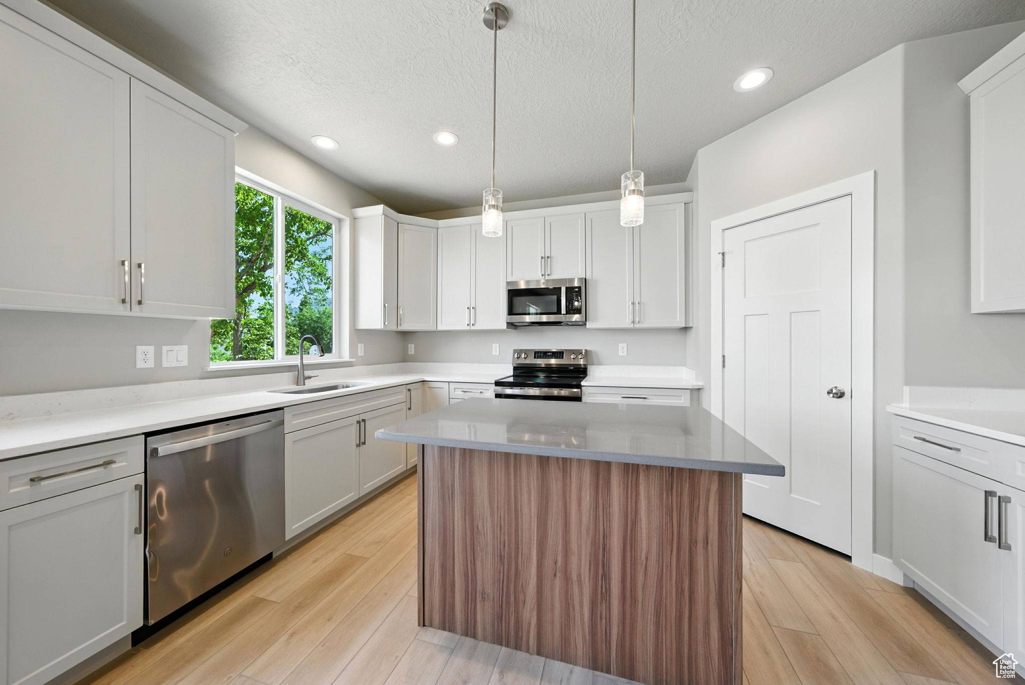 South Ogden, UT 84403,552 E 41ST ST