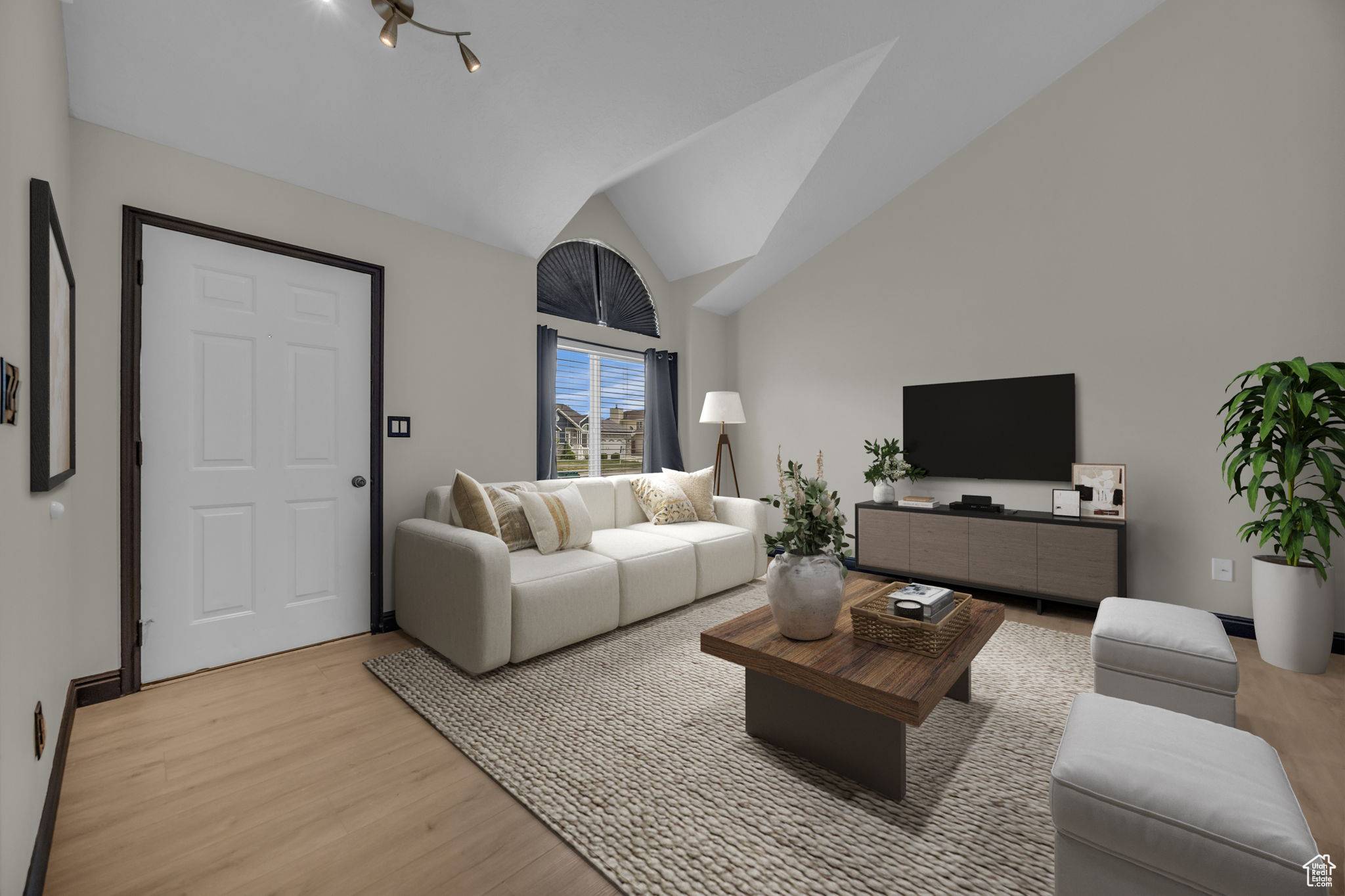 Roy, UT 84067,4933 S 3900 W