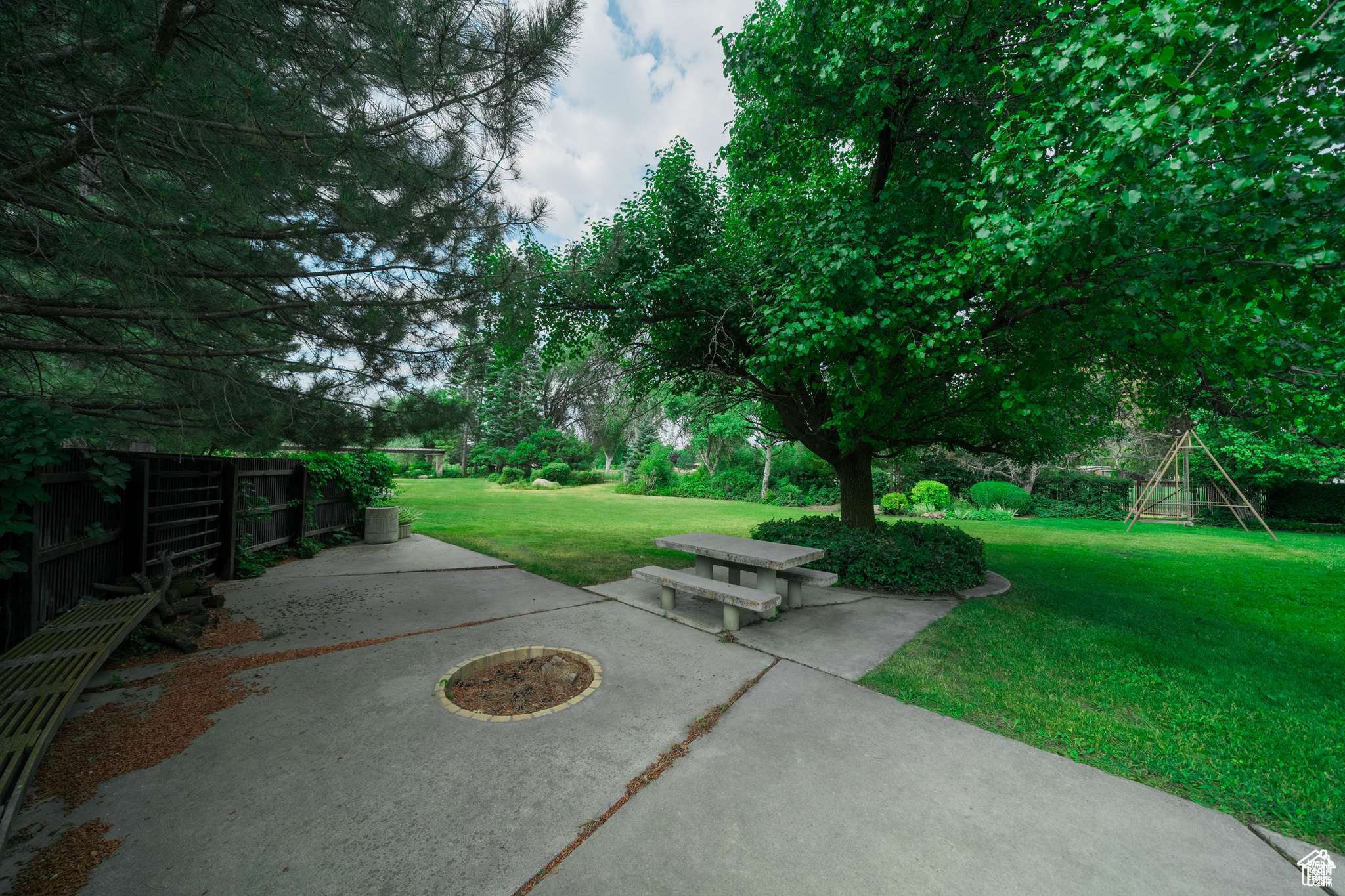 Logan, UT 84321,945 N 1600 E