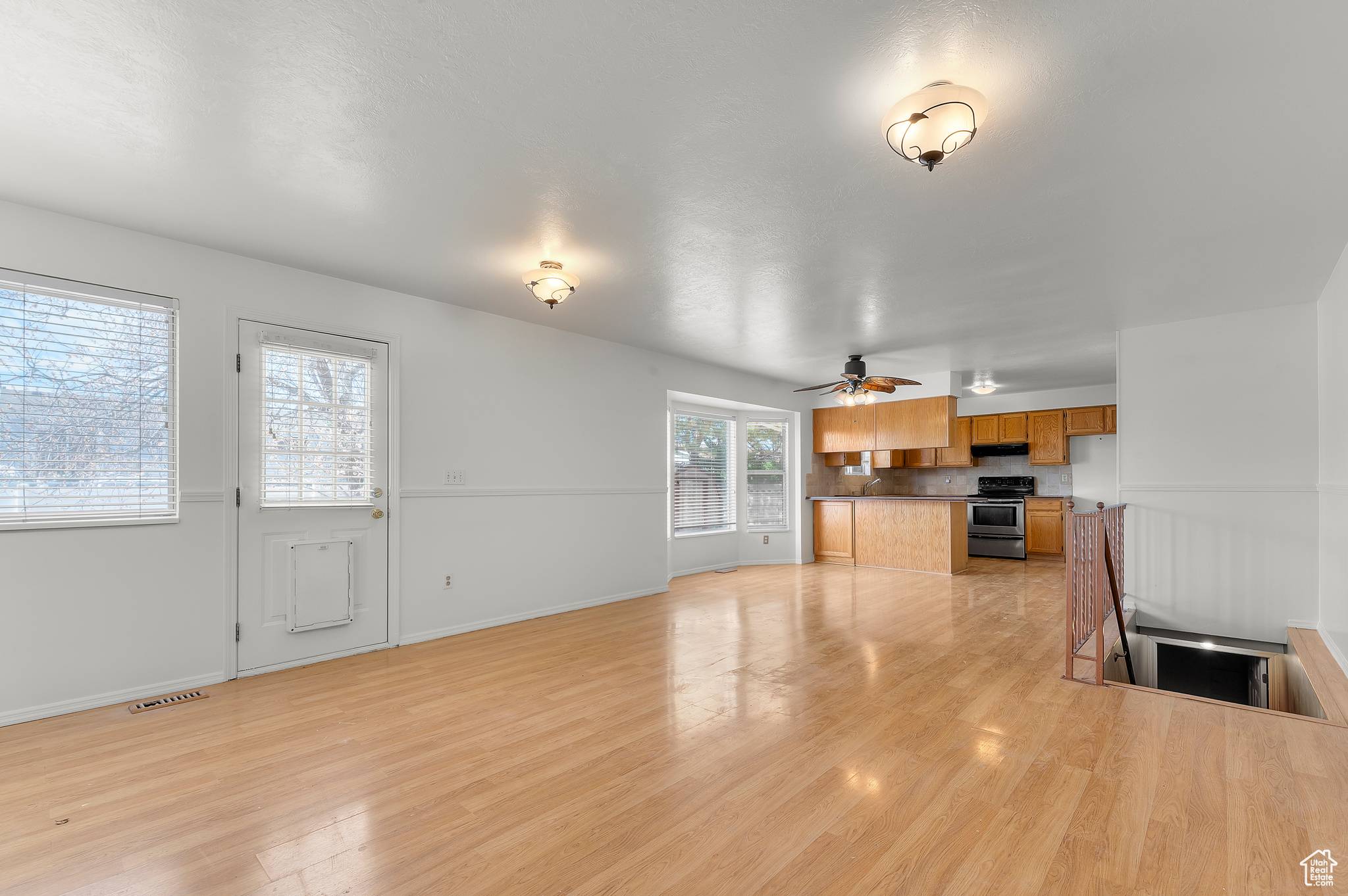 West Jordan, UT 84084,6852 S 3370 W