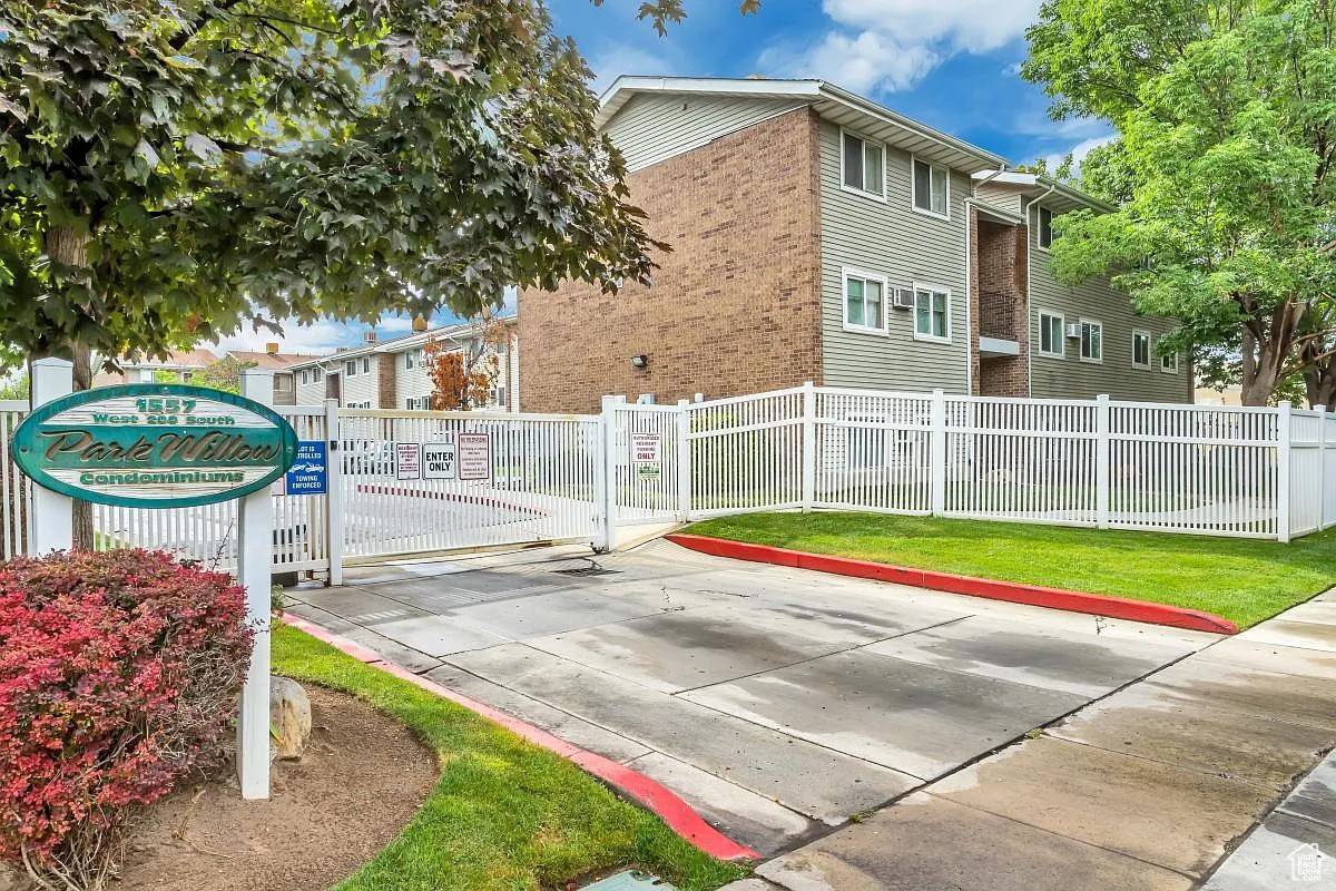 Salt Lake City, UT 84104,1557 W 200 S #E301
