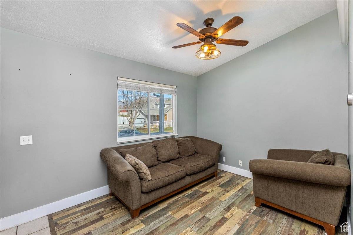 Logan, UT 84321,100 CRAYON CT